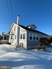 390 JONES ISLAND RD, Cedarville, NJ 08311