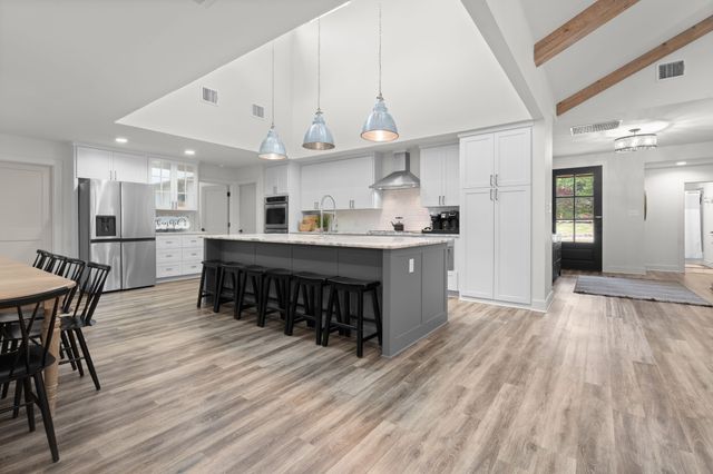 1704 Silverside Drive, Grapevine, TX 76051