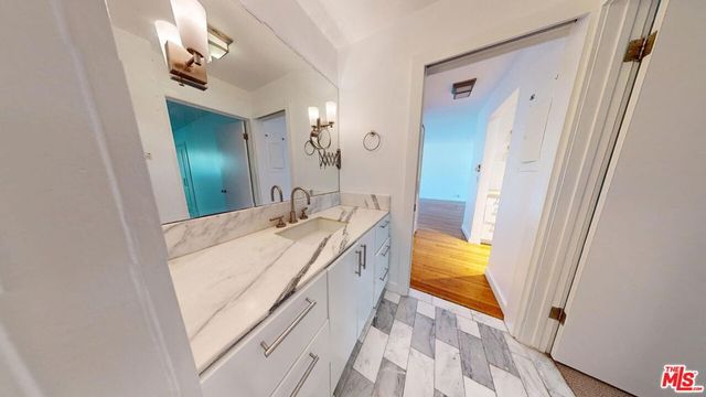 525 N Sycamore Avenue 411, Los Angeles, CA 90036