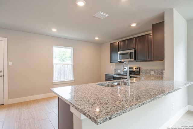 324 Mar Hill, Seguin, TX 78155