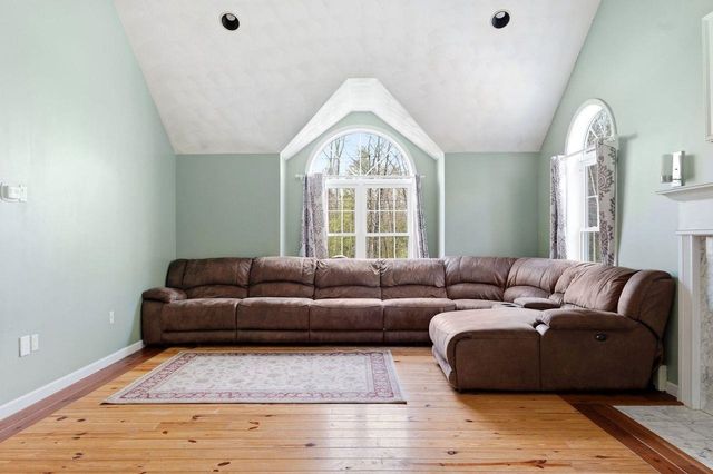 57 Compromise Lane, Sandown, NH 03873