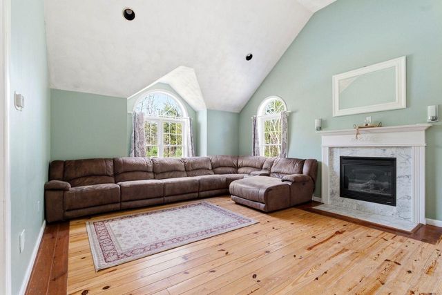 57 Compromise Lane, Sandown, NH 03873