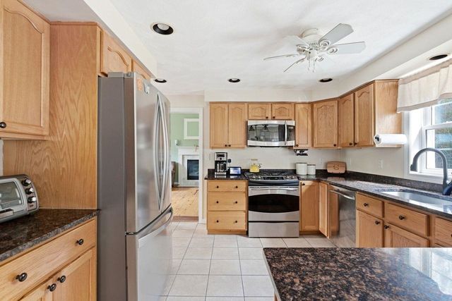 57 Compromise Lane, Sandown, NH 03873