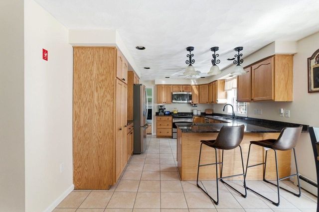57 Compromise Lane, Sandown, NH 03873