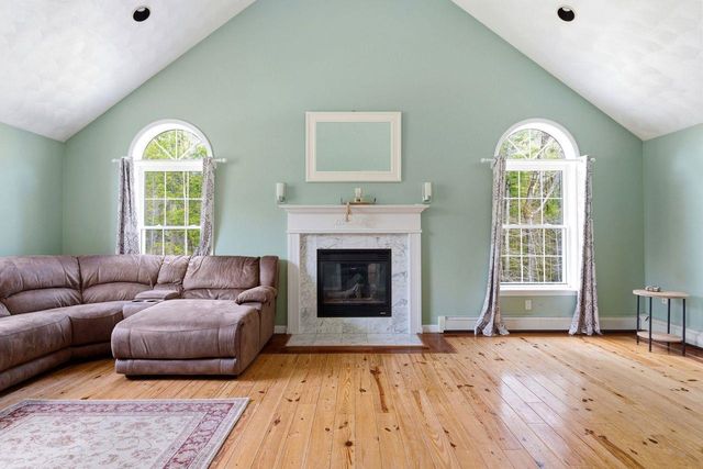 57 Compromise Lane, Sandown, NH 03873