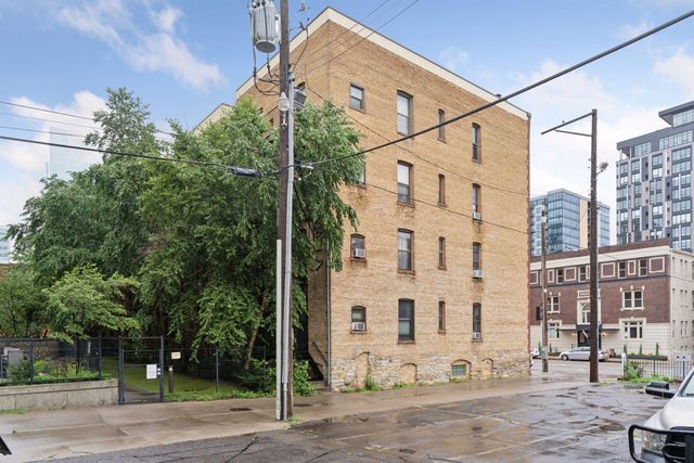 601 S 9th Street 3, Minneapolis, MN 55404
