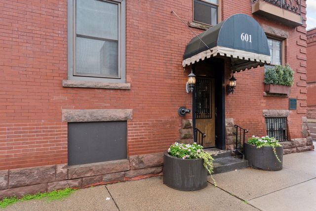 601 S 9th Street 3, Minneapolis, MN 55404