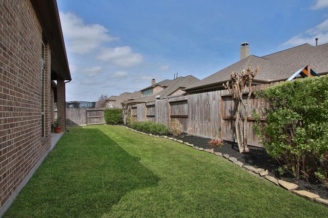 19514 Rockview Ledge Lane, Cypress, TX 77433