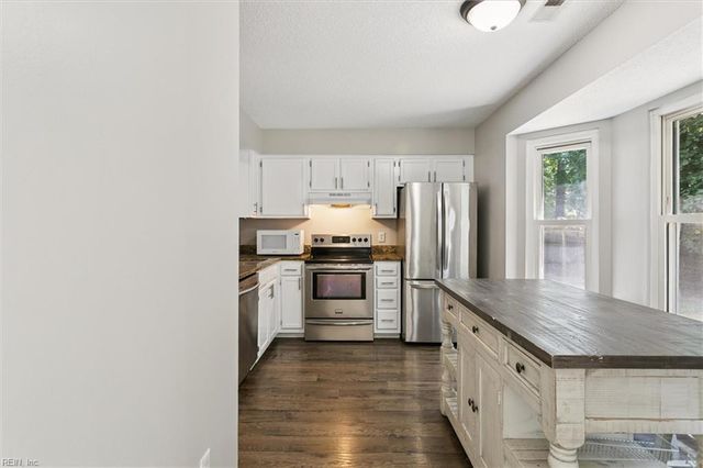 334 Windy Ridge LN, Newport News, VA 23602