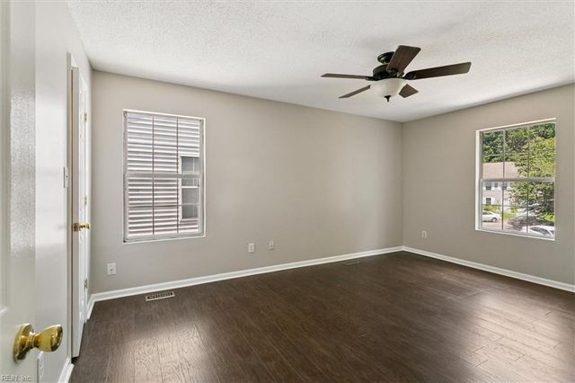 334 Windy Ridge LN, Newport News, VA 23602