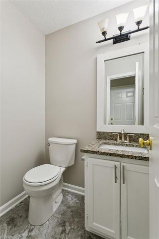 334 Windy Ridge LN, Newport News, VA 23602
