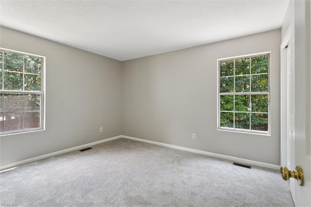 334 Windy Ridge LN, Newport News, VA 23602