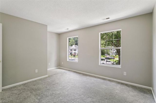 334 Windy Ridge LN, Newport News, VA 23602