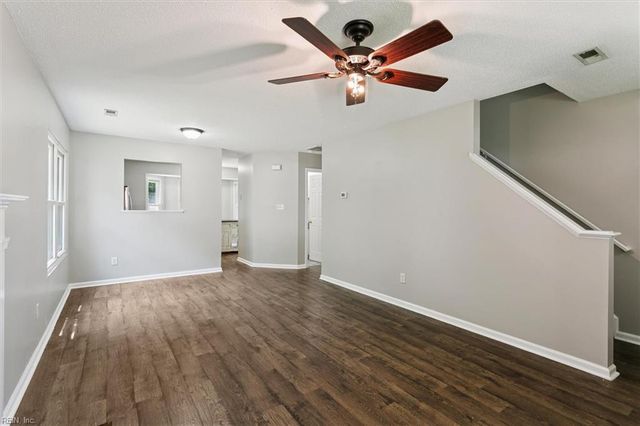 334 Windy Ridge LN, Newport News, VA 23602