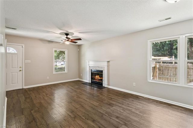 334 Windy Ridge LN, Newport News, VA 23602