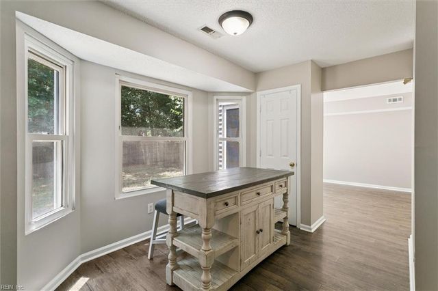 334 Windy Ridge LN, Newport News, VA 23602