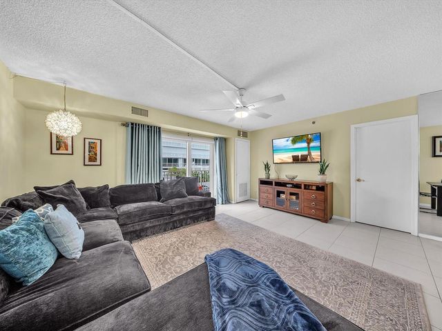 3215 S Ocean Boulevard 104, Highland Beach, FL 33487