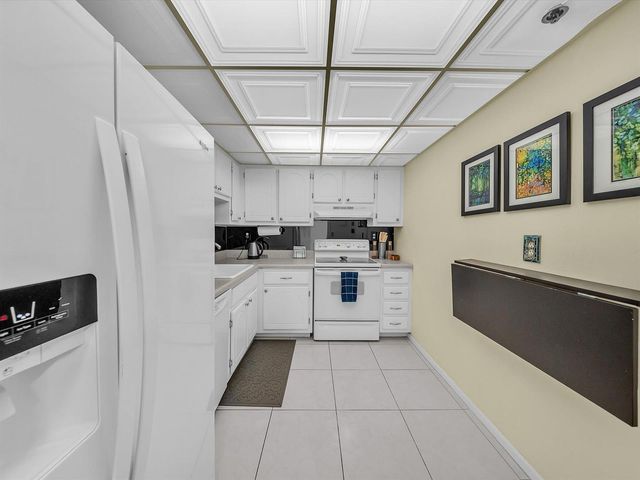 3215 S Ocean Boulevard 104, Highland Beach, FL 33487