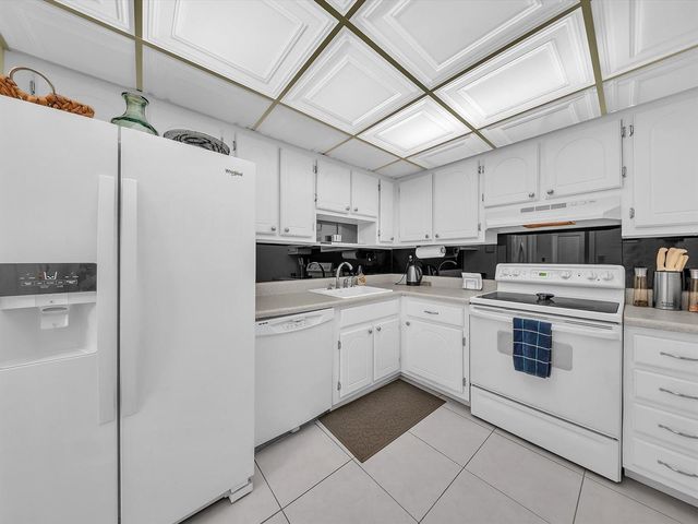 3215 S Ocean Boulevard 104, Highland Beach, FL 33487