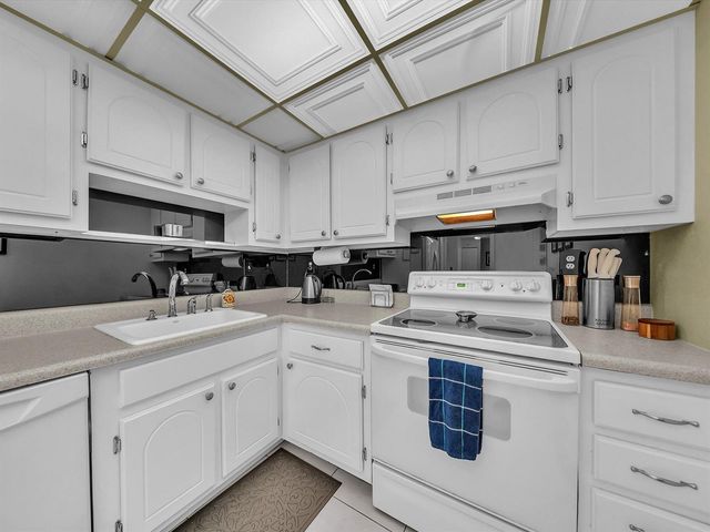 3215 S Ocean Boulevard 104, Highland Beach, FL 33487