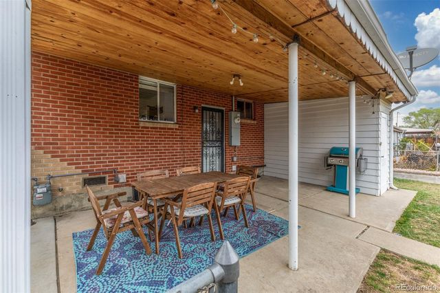 7240 Avrum Drive, Denver, CO 80221