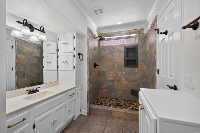 2741 Airport Road, Hot Springs, AR 71913