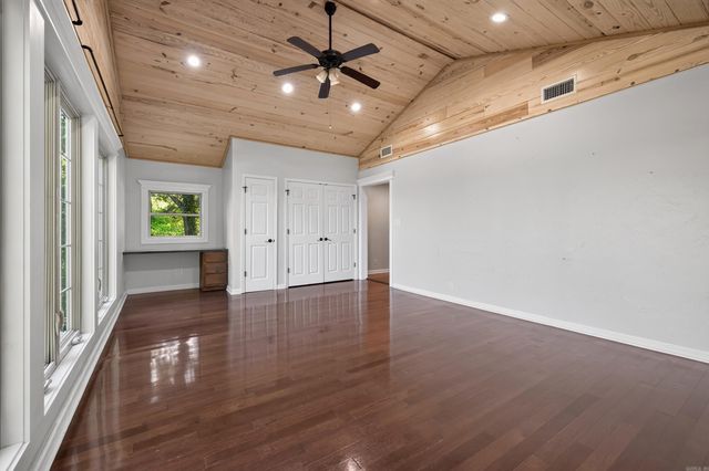 2741 Airport Road, Hot Springs, AR 71913