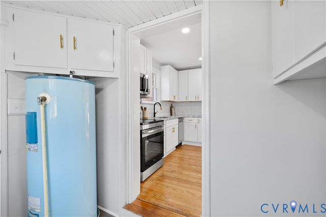 21417 Warren Ave, South Chesterfield, VA 23803