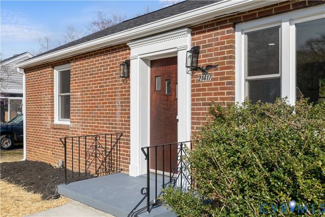 21417 Warren Ave, South Chesterfield, VA 23803