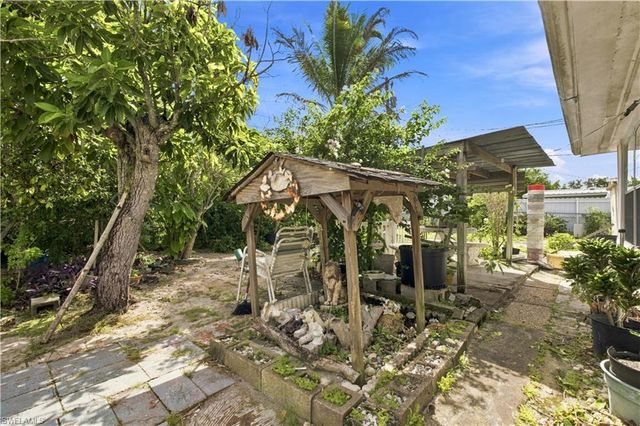 803 Perry AVE, Lehigh Acres, FL 33936