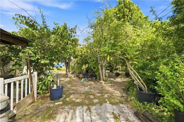 803 Perry AVE, Lehigh Acres, FL 33936