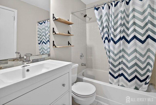 49 Hampshire Drive, Plainsboro, NJ 08536