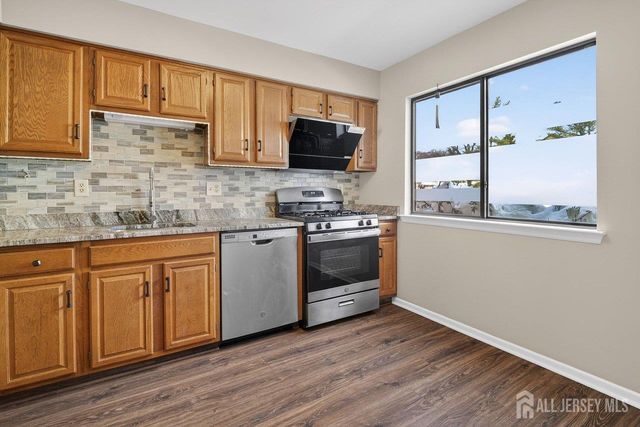 49 Hampshire Drive, Plainsboro, NJ 08536