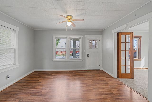 832 Sherman St, Salina, KS 67401