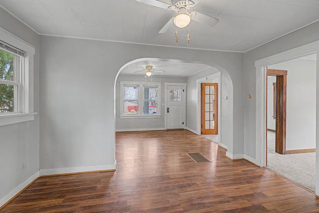 832 Sherman St, Salina, KS 67401