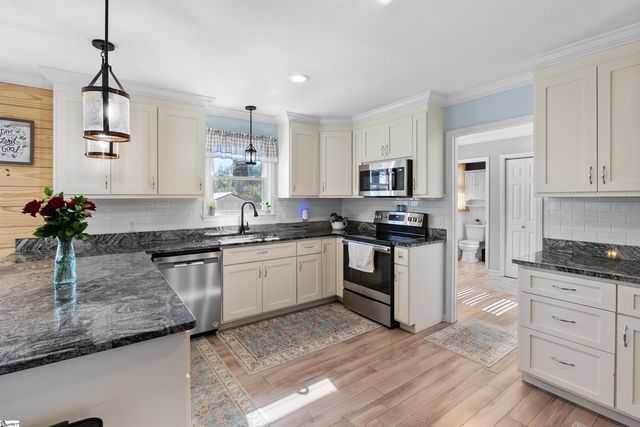 218 Crestwood Drive, Greenville, SC 29609