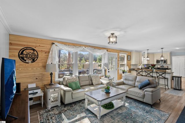 218 Crestwood Drive, Greenville, SC 29609