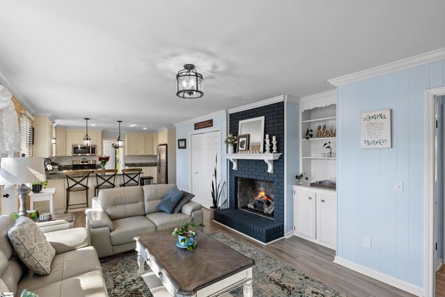 218 Crestwood Drive, Greenville, SC 29609