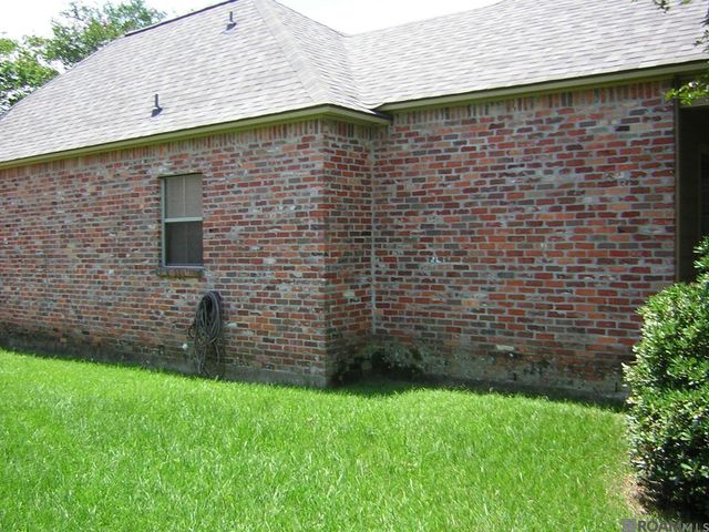 4063 Water Oak Dr, Zachary, LA 70791