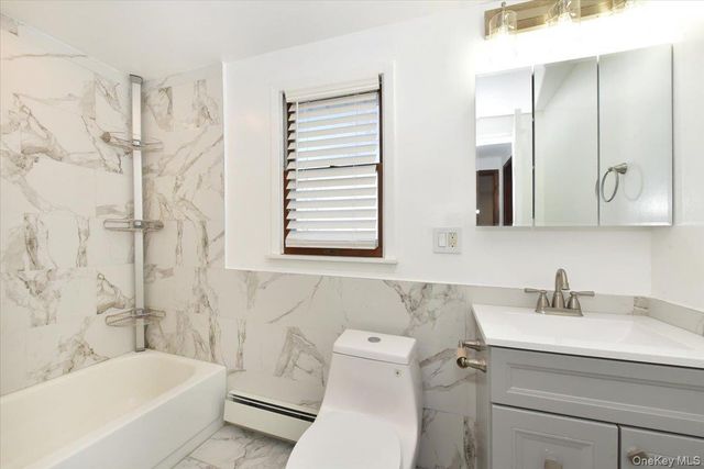 233 Meyer Avenue, Valley Stream, NY 11580