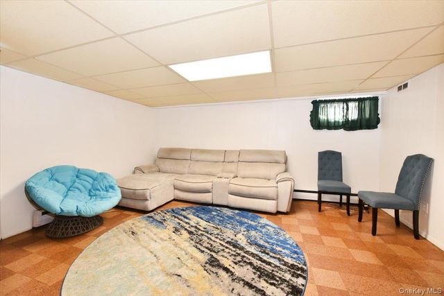 233 Meyer Avenue, Valley Stream, NY 11580