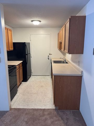 2 Village Hill Lane 7, Natick, MA 01760