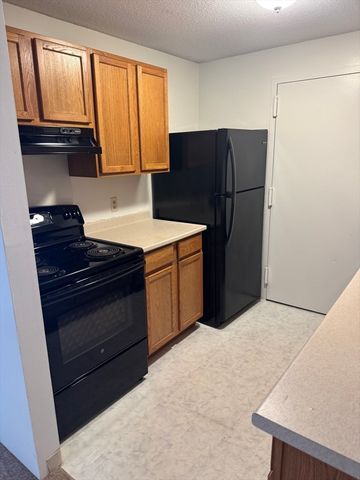 2 Village Hill Lane 7, Natick, MA 01760