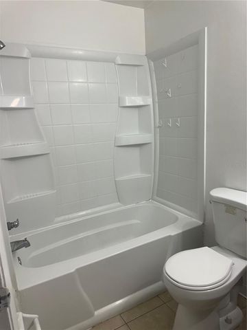 8426 CAMDEN STREET D, Tampa, FL 33614