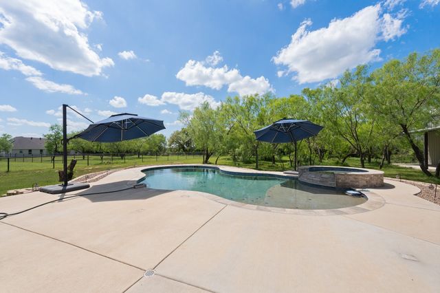 1001 Resolute Road, Millsap, TX 76066