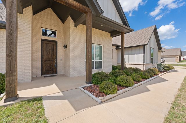 1001 Resolute Road, Millsap, TX 76066