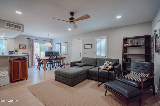 10407 N 10TH Place 1, Phoenix, AZ 85020