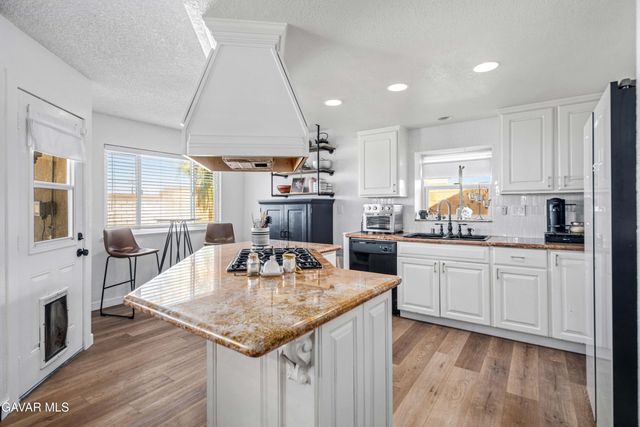 2017 W Avenue K10, Lancaster, CA 93536