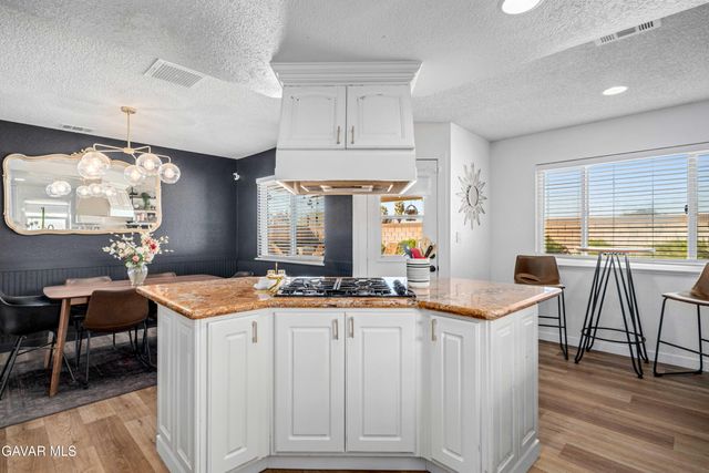 2017 W Avenue K10, Lancaster, CA 93536