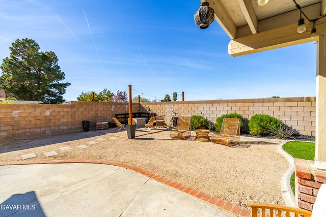 2017 W Avenue K10, Lancaster, CA 93536